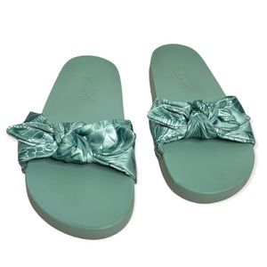 VS PINK Slides